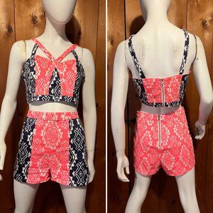❗DONATING Feb 1 ❗Blue & Neon Pink Print Flying Tomato Crop Top & Shorts Size Med